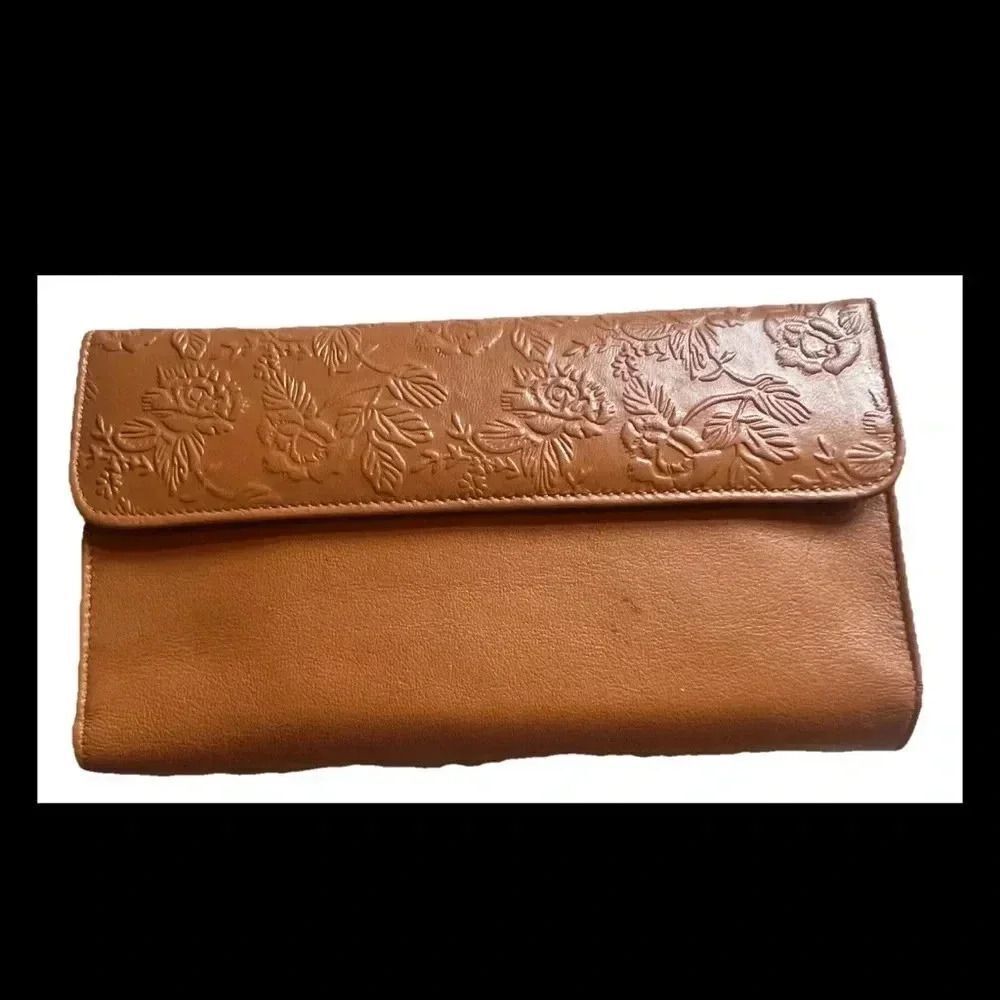 Buxton Cal Q Womens Leather Clutch Wallet